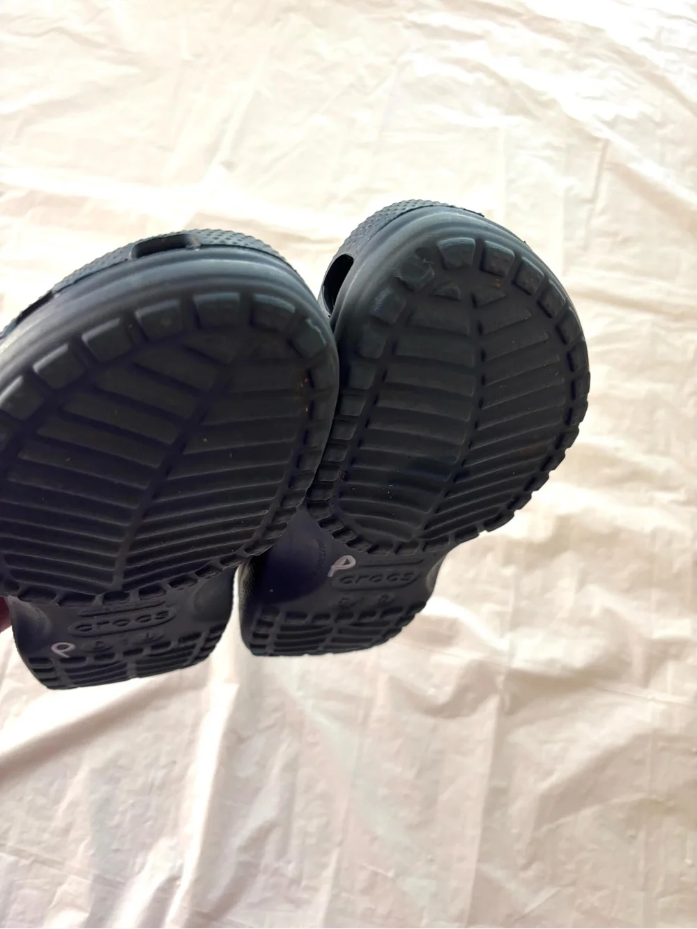 CROCS Navy Blue Classic Slip-On Clogs Sandals SZ 8 Women SZ 6 Men Worn 2X